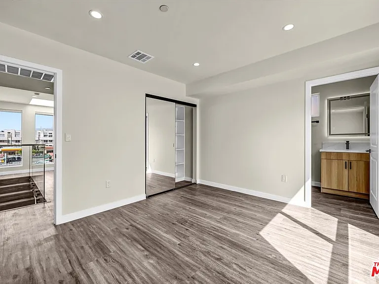 1309 N Sycamore Ave #1/2 — Photo 8