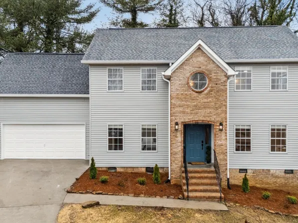 8429 Strasbourg Ct, Knoxville, TN 37923