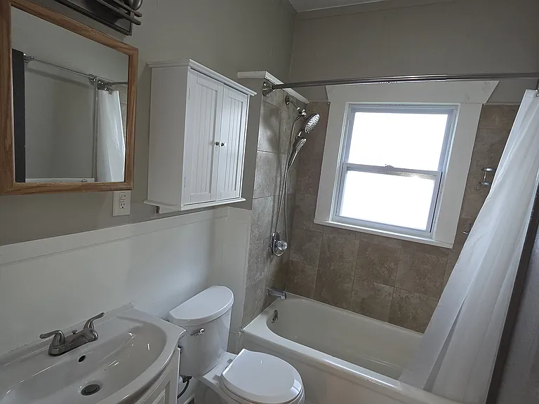 255 N Elizabeth Ave — Photo 9