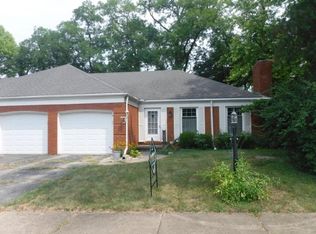 7400 N Patton Ln, Peoria, IL 61614