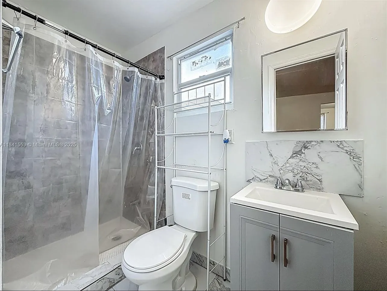 1 bed, $1,300 — Photo 3