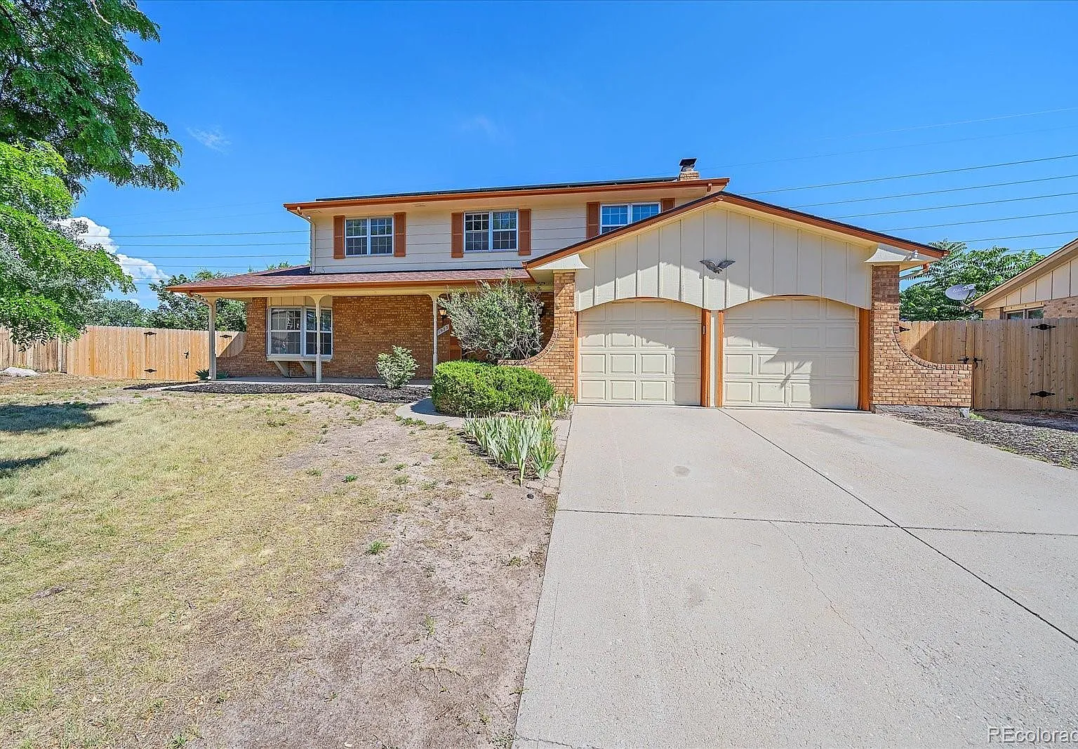 8 bed, 3000 sqft, $675 — Photo 1