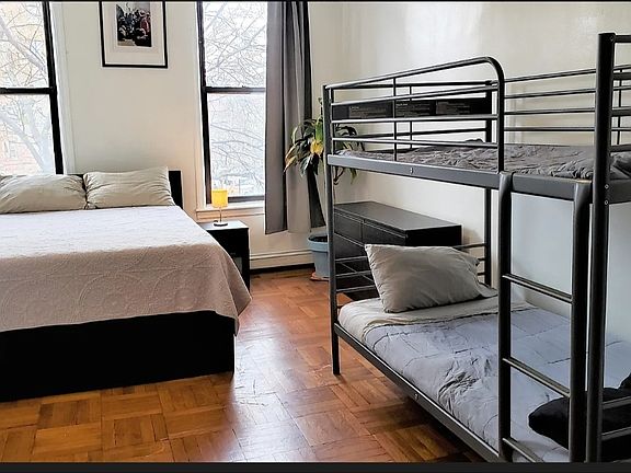 4th image of 330 Myrtle Ave #2
