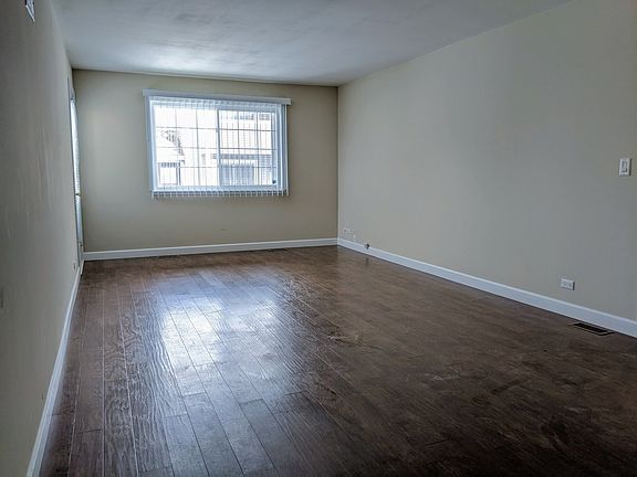 3rd image of 1010 Farwell Ct