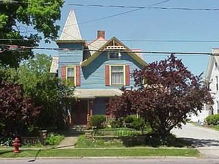 2nd image of 607 S Court St