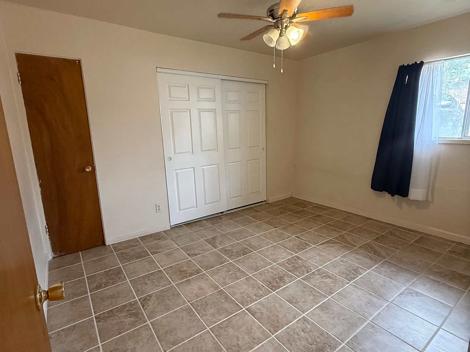 620 W Erie St — Photo 3