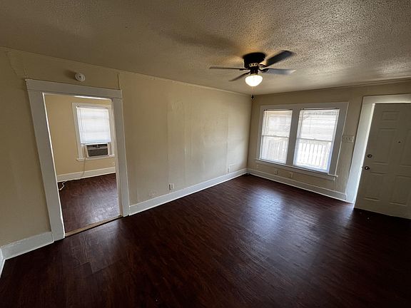 3rd image of 905 W Lynwood Ave #1