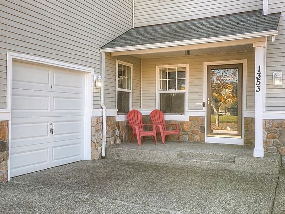 2nd image of 1353 Grant Ave