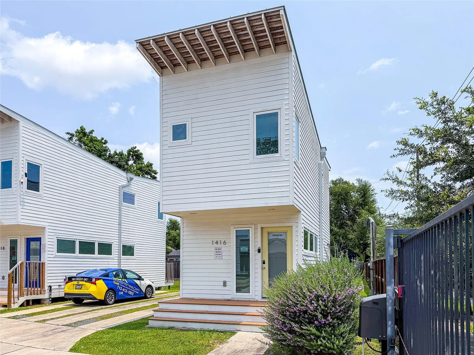 2 bed, 1.0 bath, 728 sqft, $1,549 — Photo 2
