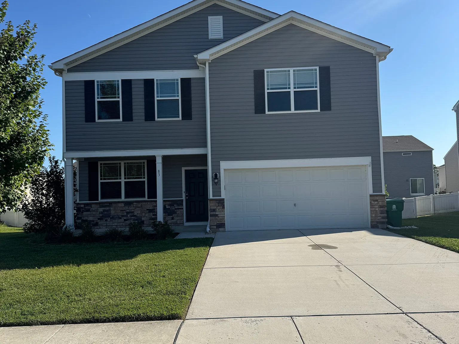 3 bed, 2169 sqft, $2,700 — Photo 1
