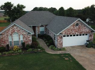 102 Oak Valley Cir, Searcy, AR 72143