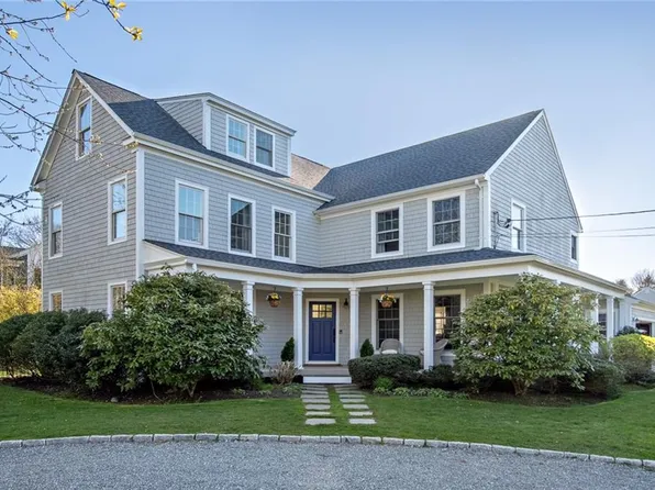 128 Indian Ave, Portsmouth, RI 02871