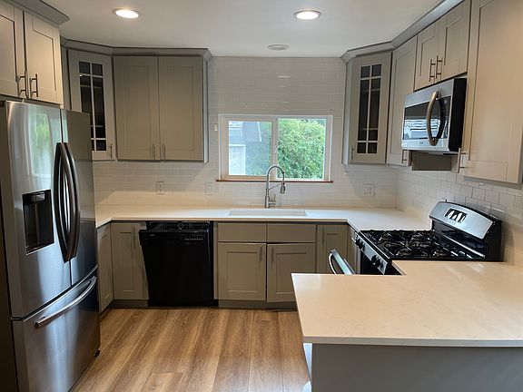 3rd image of 117 E Shiloh Rd