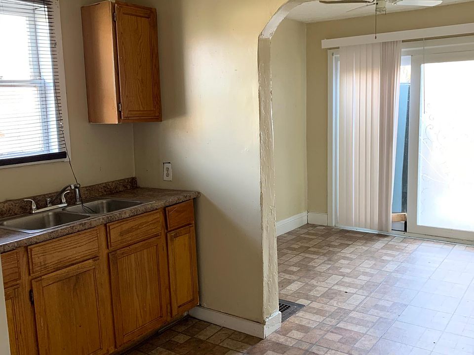 1st image of 3869 E 55th St