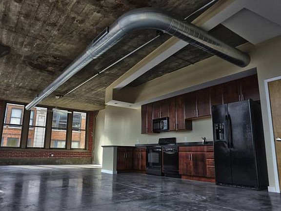 5th image of 1635 Washington Ave APT 403