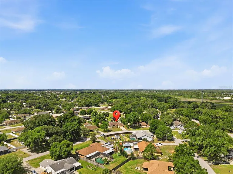 1011 Winifred Way — Photo 36