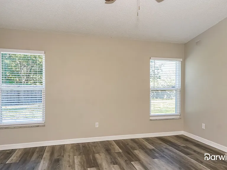 1504 Cougar Ct — Photo 11