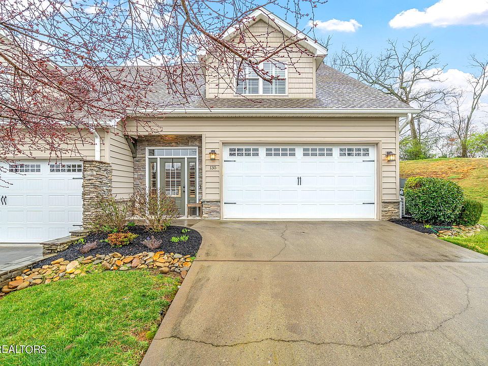 1st image of 135 Chelsea Ln