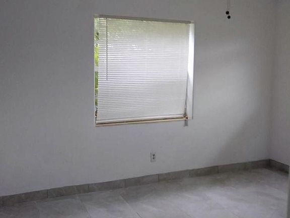 5th image of 1749 25th St