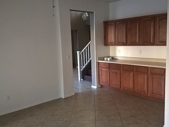 2nd image of 3806 E Parkview Dr