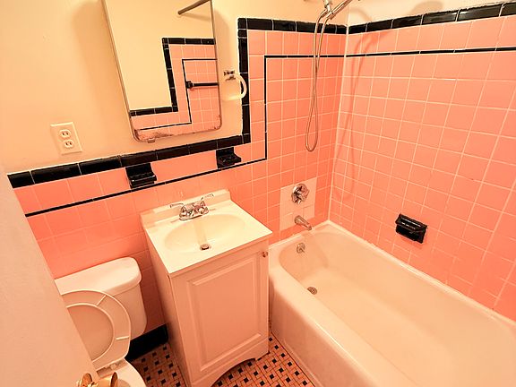 4th image of 48 Kirkland St #2A