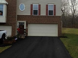 338 Maple Ridge Dr, Canonsburg, PA 15317