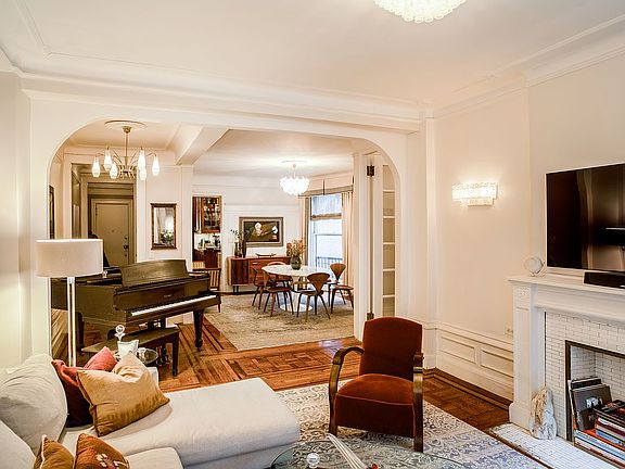 3rd image of 255 W 98th St APT 4B