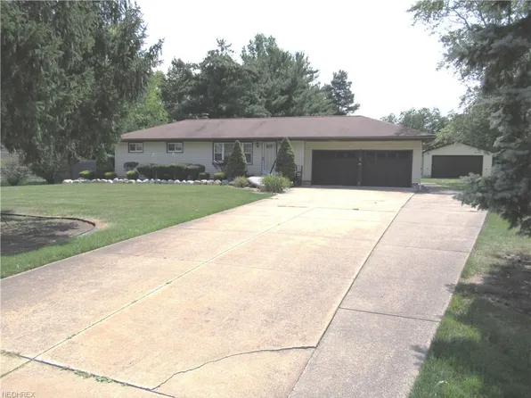 1012 Florence Dr, Macedonia, OH 44056