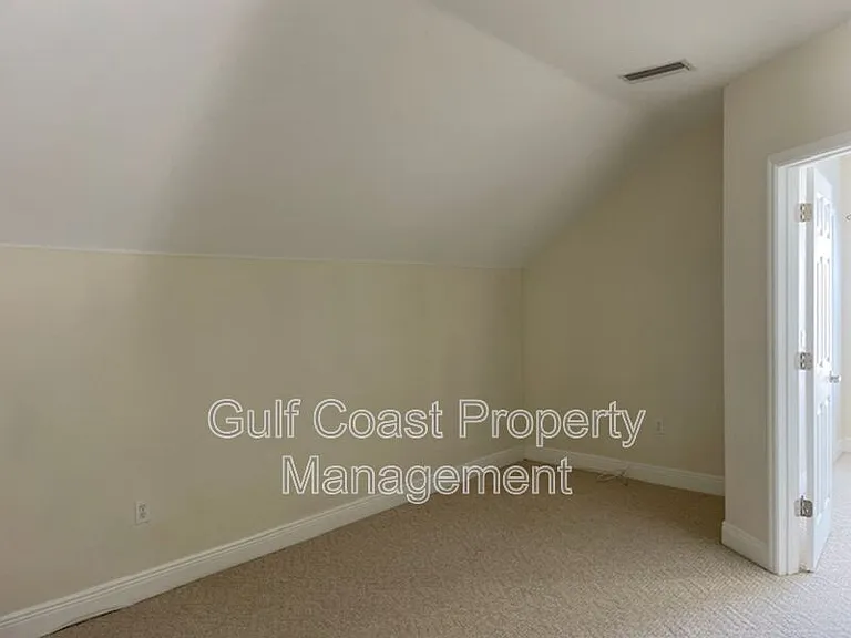 5210 Levi Ln — Photo 25