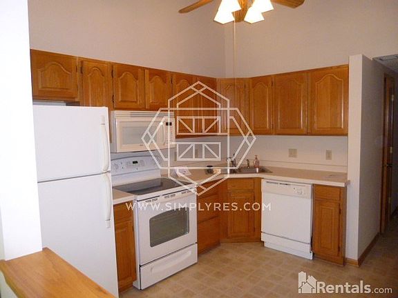 4th image of 3612 Gershwin Ln N