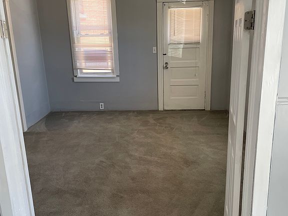 4th image of 2386 Thurman St