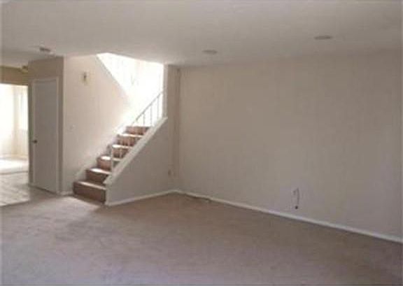 3rd image of 17 Elderwood Dr