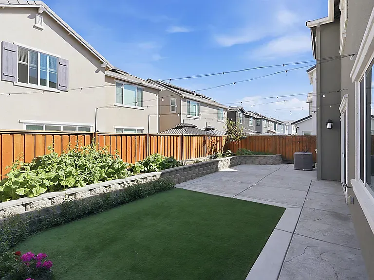 464 Coolcrest Dr — Photo 14