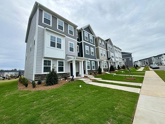 2nd image of 469 Carolina Springs Blvd