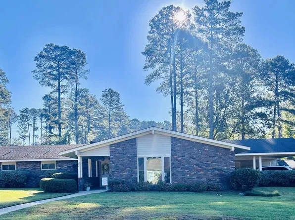 321 Brookridge Dr, Camden, AR 71701