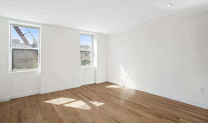 Rented by REAL New York | media 21