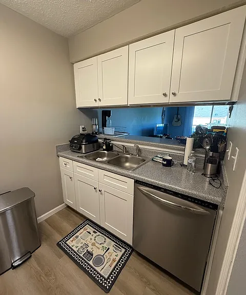 906 N 7th St #15 — Photo 15