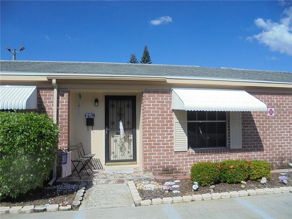 1st image of 959 83rd Ave N
