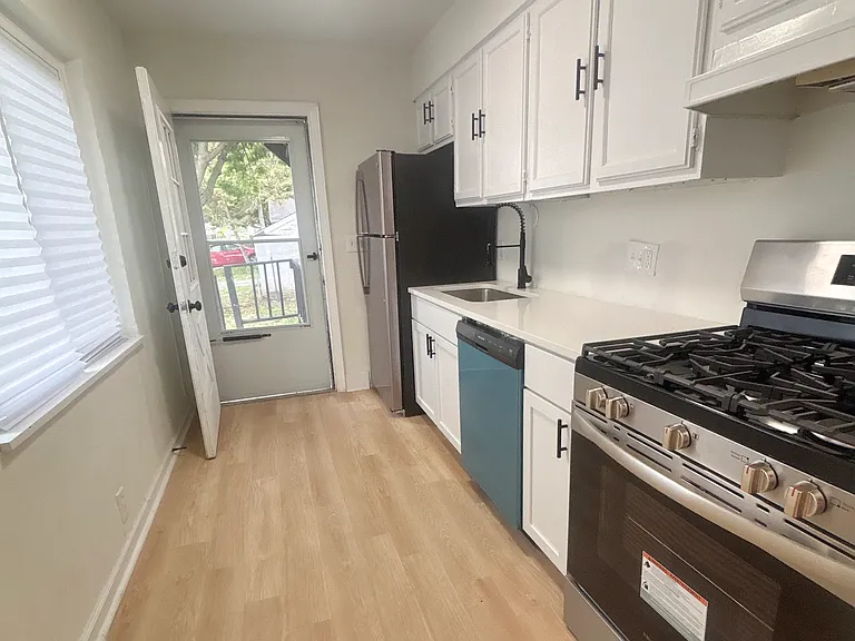 403 S Chase Ave #B — Photo 5
