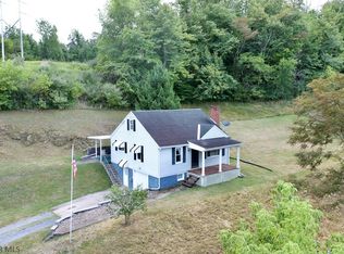 224 Chimney Rocks Rd, Hollidaysburg, PA 16648