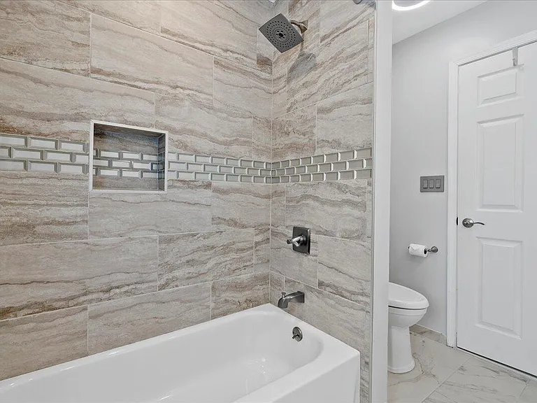 15575 Woodmar Ct — Photo 27