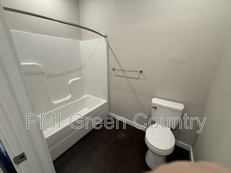 13513 S Mingo Rd #7 — Photo 12