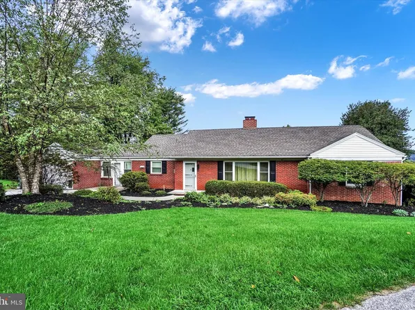 3 Windemere Ct, York, PA 17402