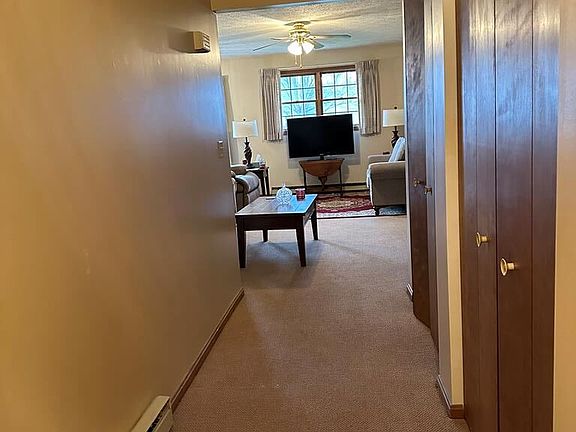 4th image of 646 Katherine Ave