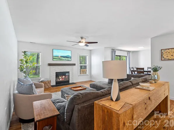 10203 Rockwood Rd, Charlotte, NC 28215