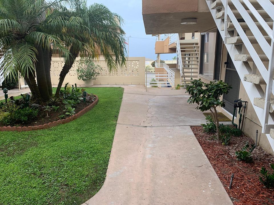 Ocean and Garden View Beautiful 2 Bd 2 Ba Unit in a fabulous location