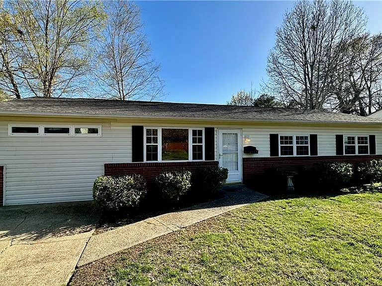 3217 Florence St — Photo 1