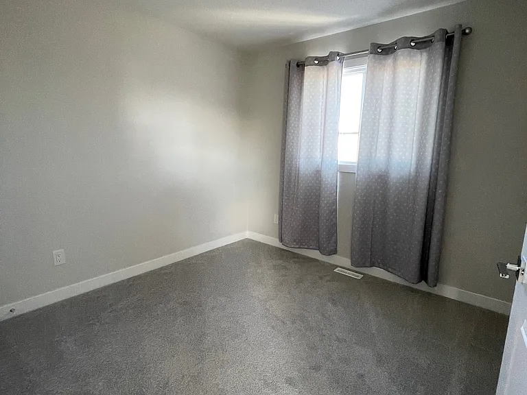 120 Bluff Cv — Photo 20