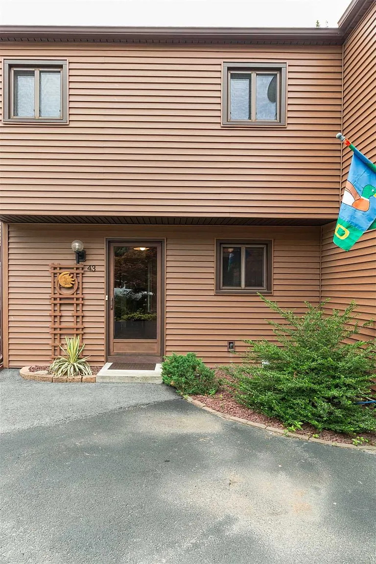 43 Hilltop Cir photo 1