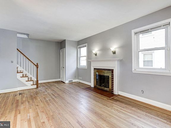 3rd image of 6802 Dunhill Rd